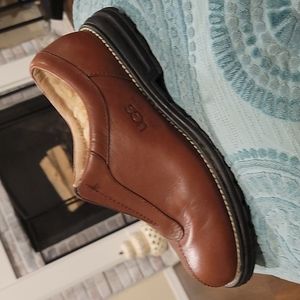 Women's Ugg slip on leather shoes